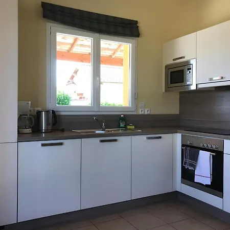 In Parthenay With Bubble Bath Nyaraló *