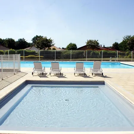 Beautiful With Shared Pool * Les Forges (Deux-Sevres)