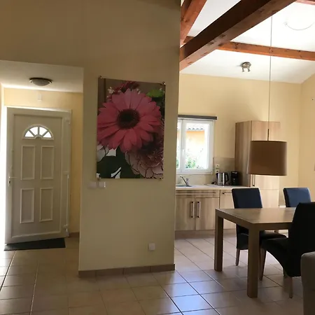 In Parthenay With Bubble Bath Nyaraló *