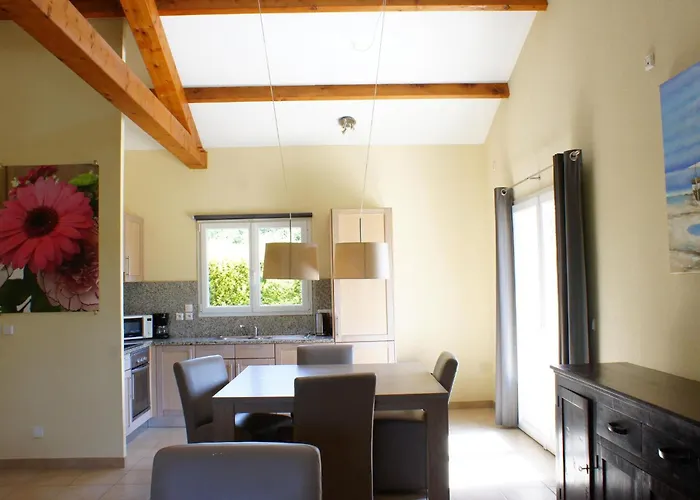 In Parthenay With Bubble Bath بيت للعطل