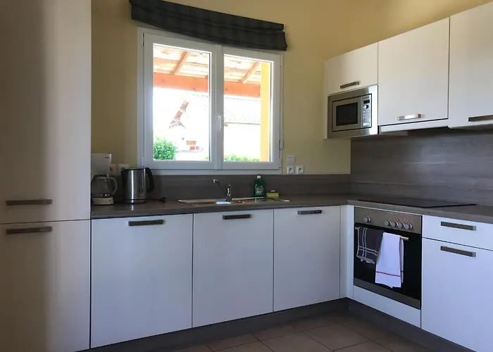 In Parthenay With Bubble Bath بيت للعطل *