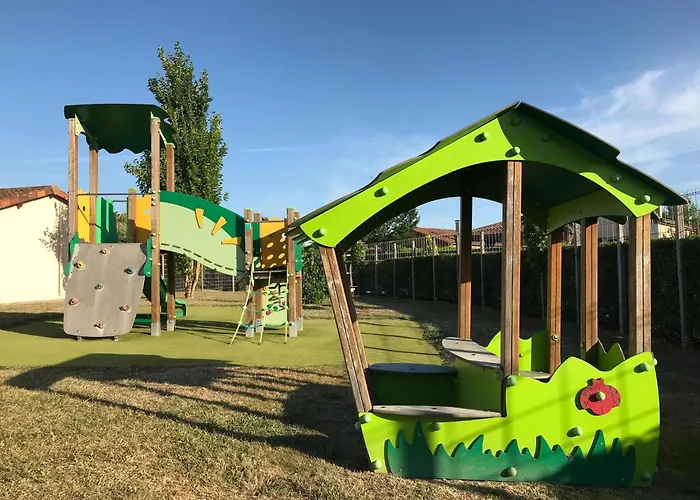 بيت للعطل In Parthenay With Bubble Bath