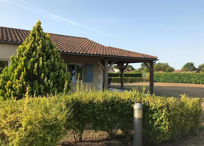 بيت للعطل In Parthenay With Bubble Bath